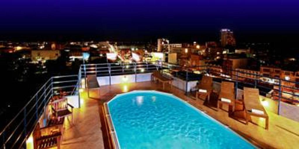 Hua Hin Loft Hotel Buitenkant foto