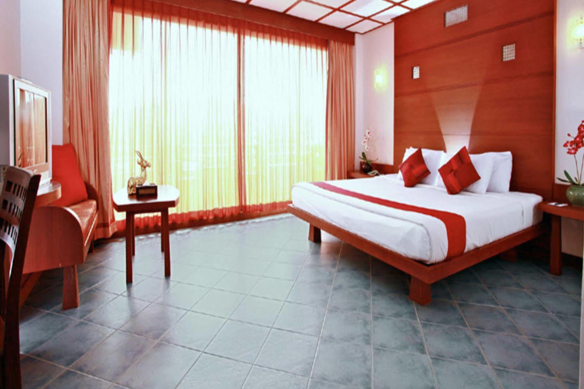 Hua Hin Loft Hotel Buitenkant foto